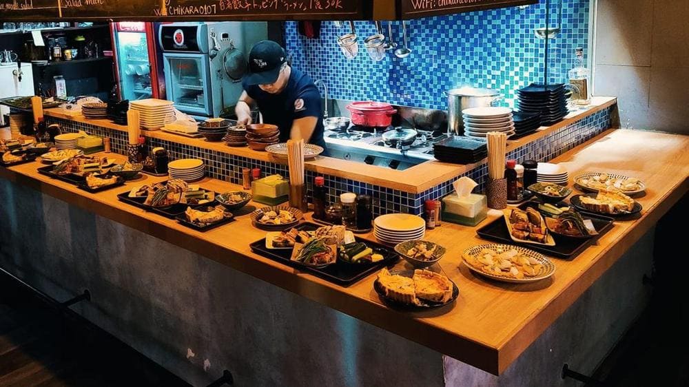 Gyoza no Chikara – A popular casual dining spot specializing in both traditional and spicy gyoza varieties (Source: Fanpage 餃子のチカラ　Gyoza no Chikara)